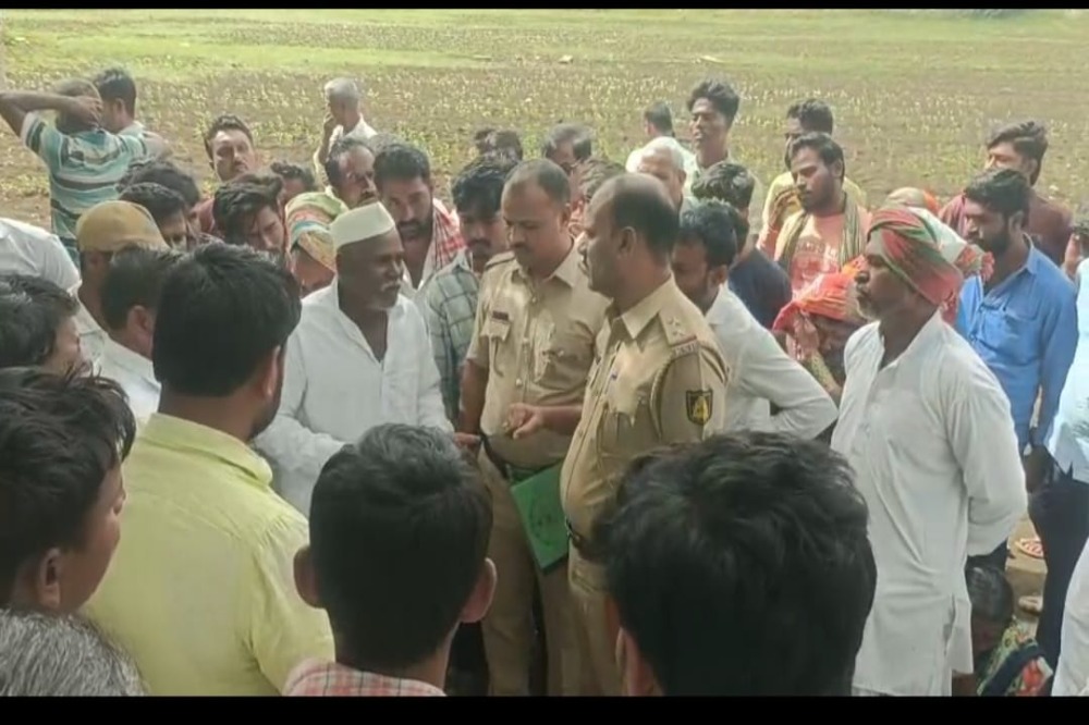  शालेय विद्यार्थ्यांचा संशयास्पद मृत्यू पालकांना रक्ताने लिहिलेले पत्र सापडले , शाळा प्रशासनावर पालकांचा संताप 